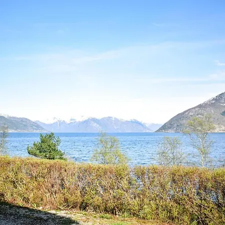 2 Bedroom Cozy In * Bjordal (Hoyanger)