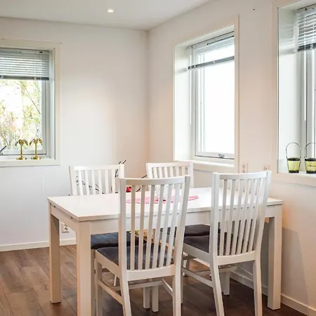 2 Bedroom Cozy In * Bjordal (Hoyanger)